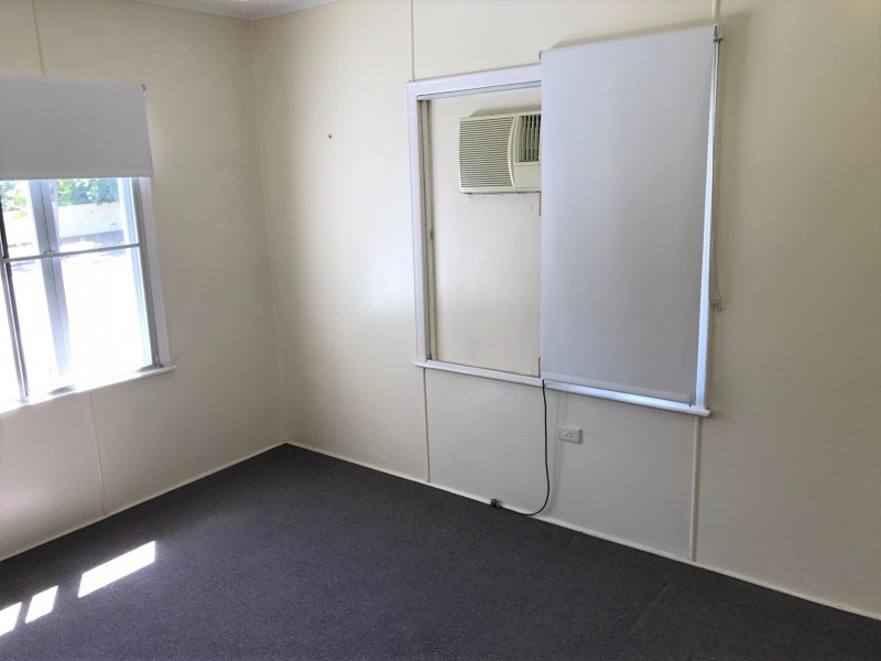 11 Claude Street, West End QLD 4810