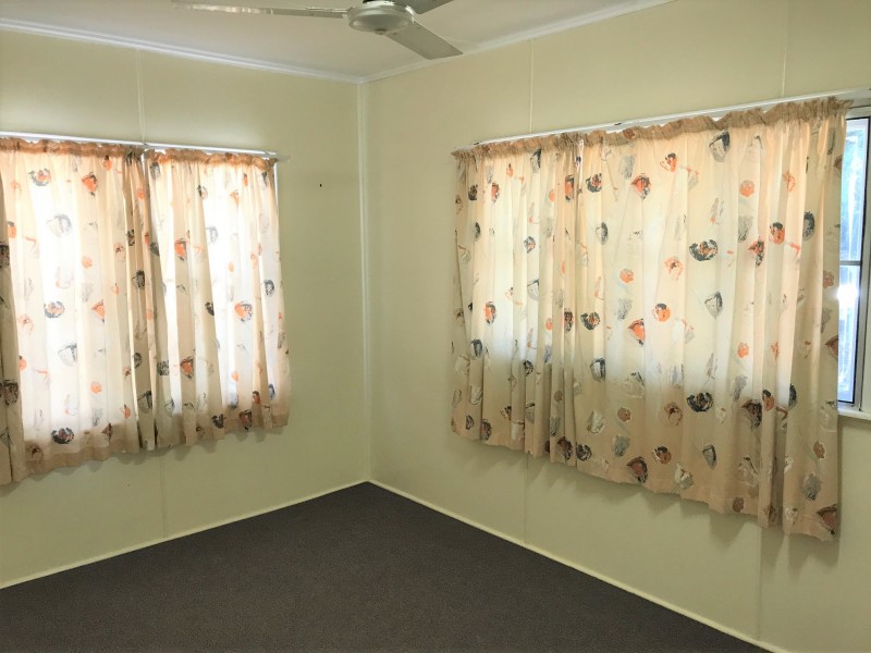 11 Claude Street, West End QLD 4810
