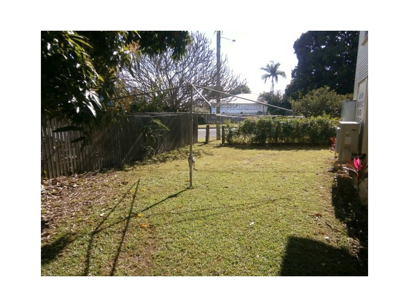 11 Claude Street, West End QLD 4810