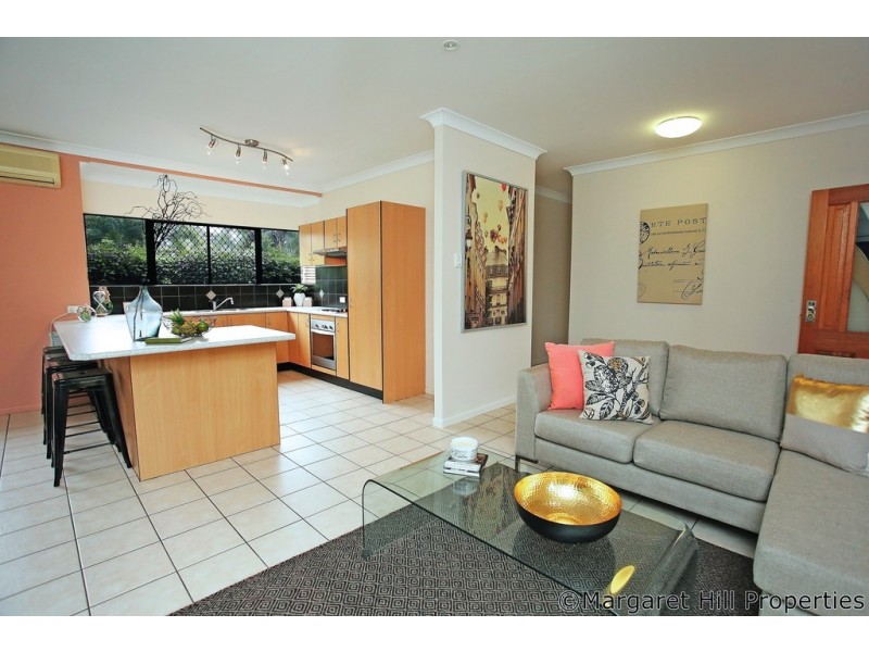 2A Vivian Street, Pimlico QLD 4812