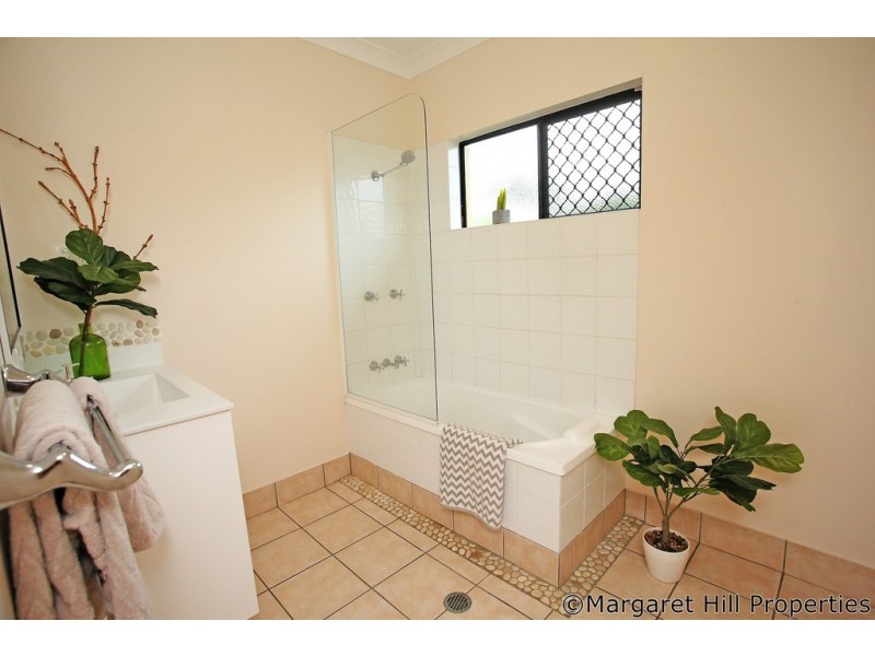 2A Vivian Street, Pimlico QLD 4812