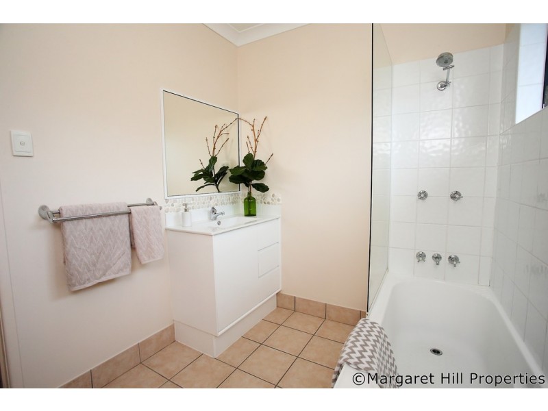 2A Vivian Street, Pimlico QLD 4812