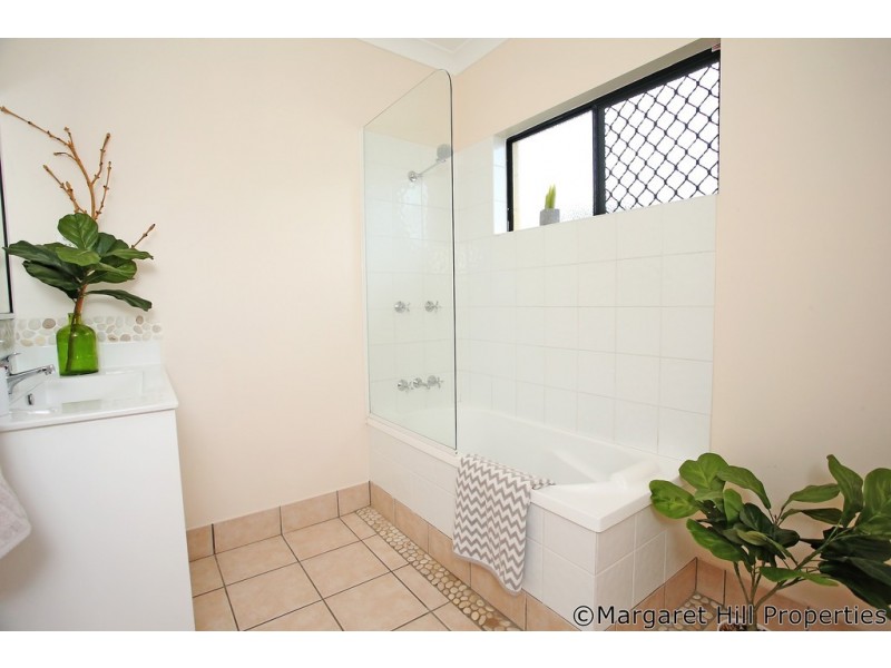 2A Vivian Street, Pimlico QLD 4812