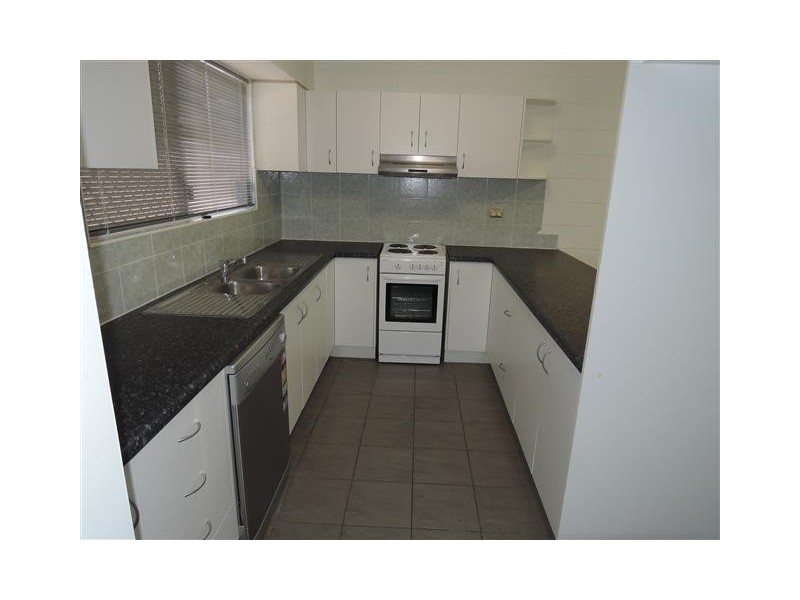 2/19 Second Avenue, Railway Estate QLD 4810