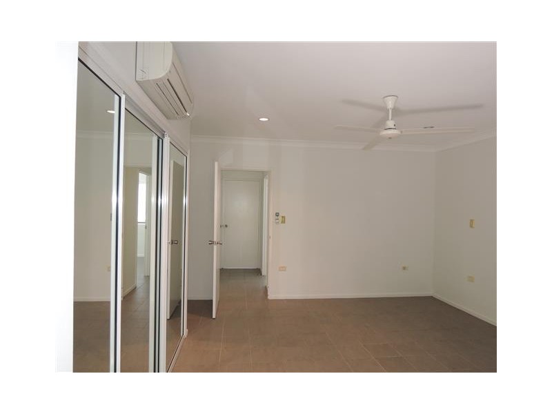 2/19 Second Avenue, Railway Estate QLD 4810