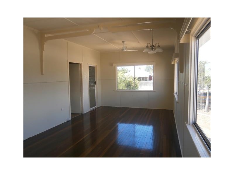 8 Haig Street, Pimlico QLD 4812