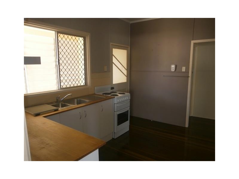 8 Haig Street, Pimlico QLD 4812