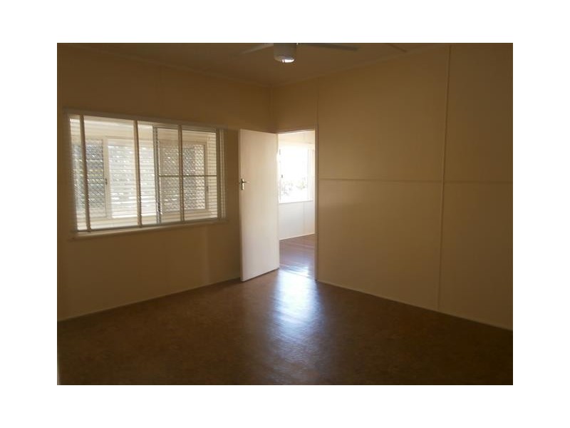 8 Haig Street, Pimlico QLD 4812