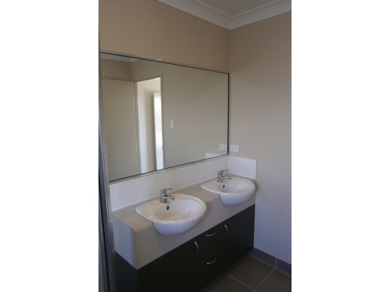 35 Ellsworth Drive, Mount Louisa QLD 4814