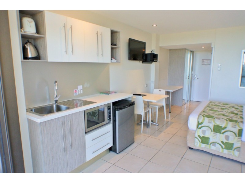 306/75-77 The Strand, North Ward QLD 4810