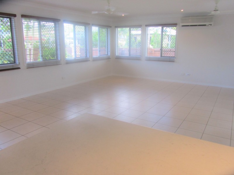 2 Moreton Ash Drive, Douglas QLD 4814