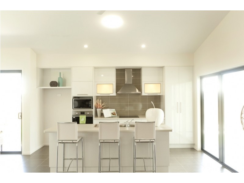 19 Bilbao Place, Bushland Beach QLD 4818