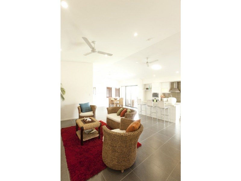 19 Bilbao Place, Bushland Beach QLD 4818