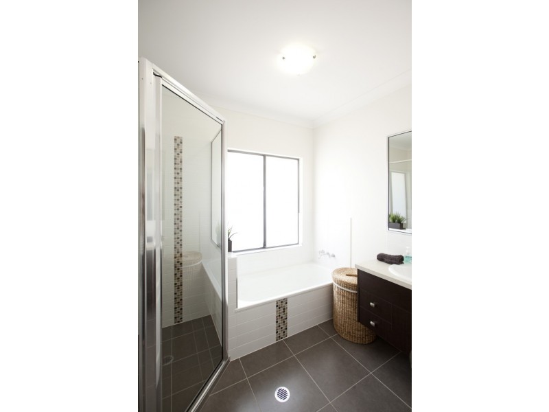 19 Bilbao Place, Bushland Beach QLD 4818