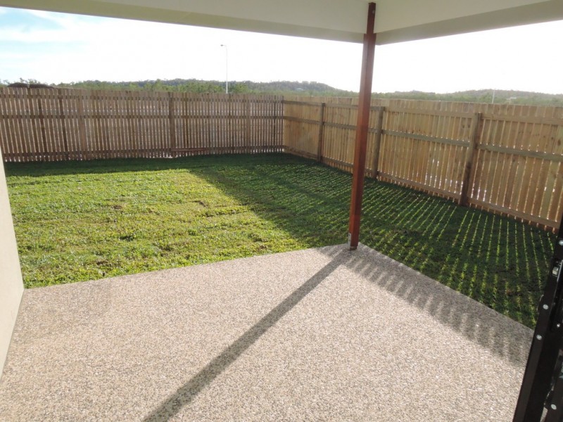 1/17 Barklya Street, Mount Low QLD 4818