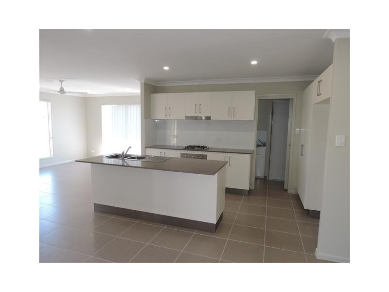 136 River Parks Boulevard, Kelso QLD 4815