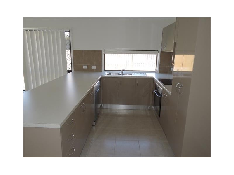 22 Waikiki Terrace, Mount Low QLD 4818