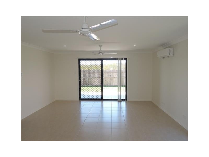 22 Waikiki Terrace, Mount Low QLD 4818