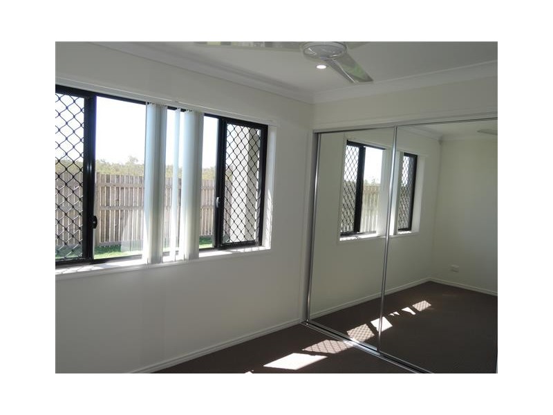 22 Waikiki Terrace, Mount Low QLD 4818