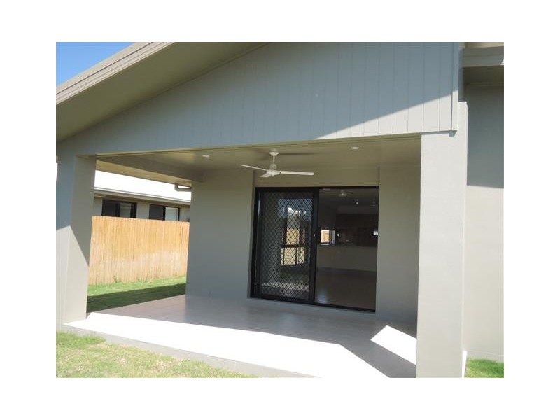 22 Waikiki Terrace, Mount Low QLD 4818