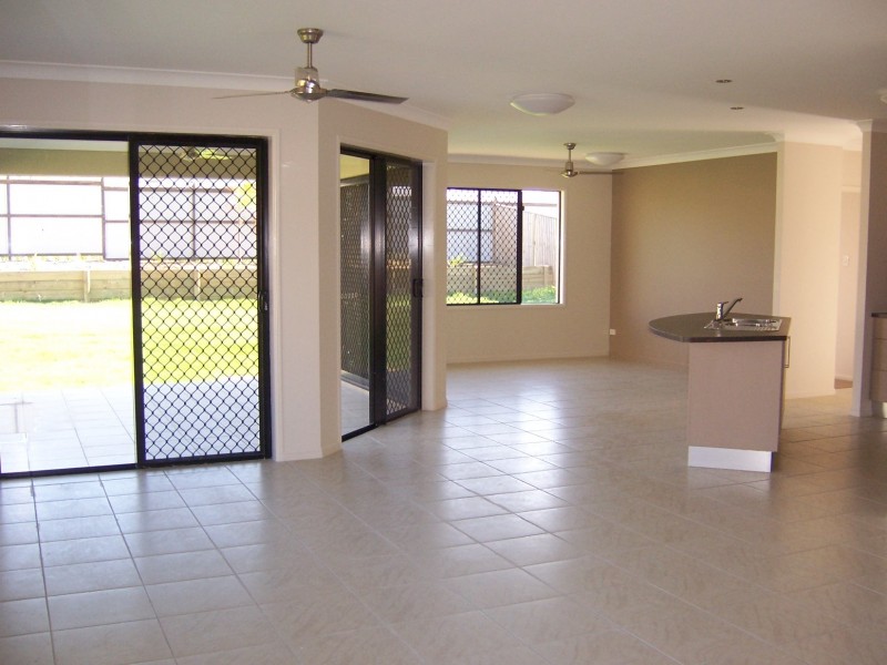 4 Mentmore Court, Bushland Beach QLD 4818