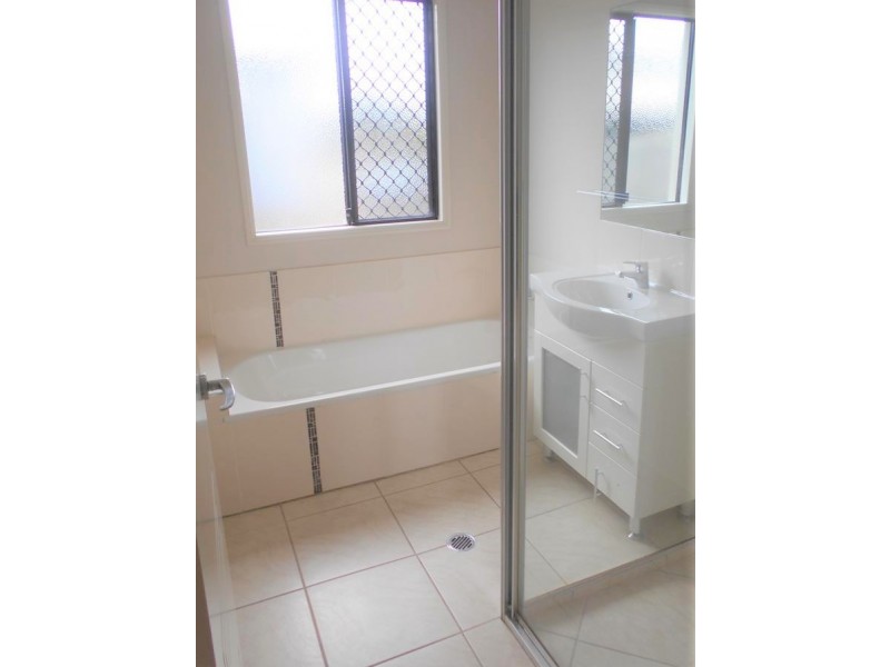 4 Mentmore Court, Bushland Beach QLD 4818