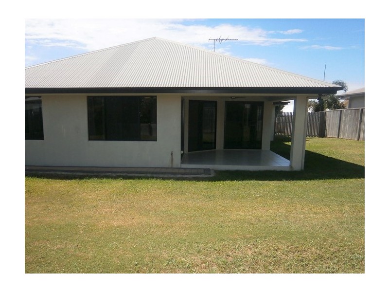 4 Mentmore Court, Bushland Beach QLD 4818