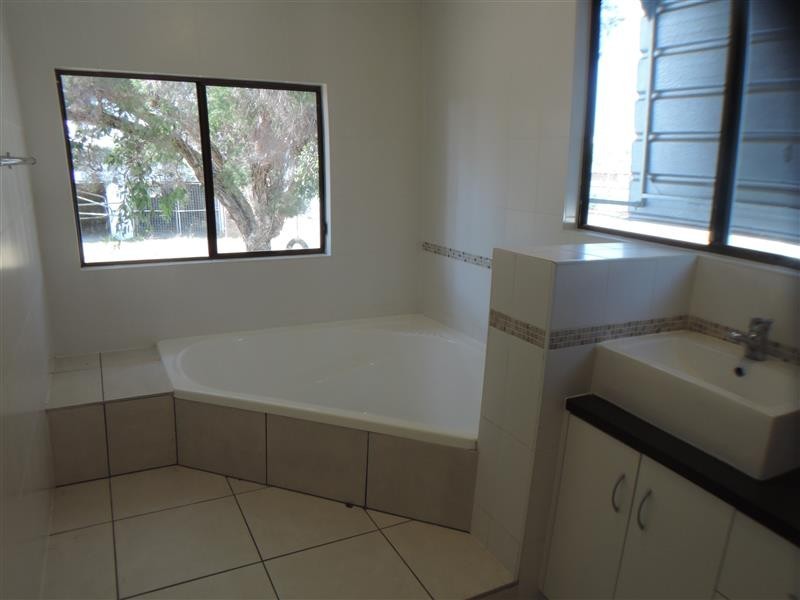 39 Lonerganne Street, Garbutt QLD 4814