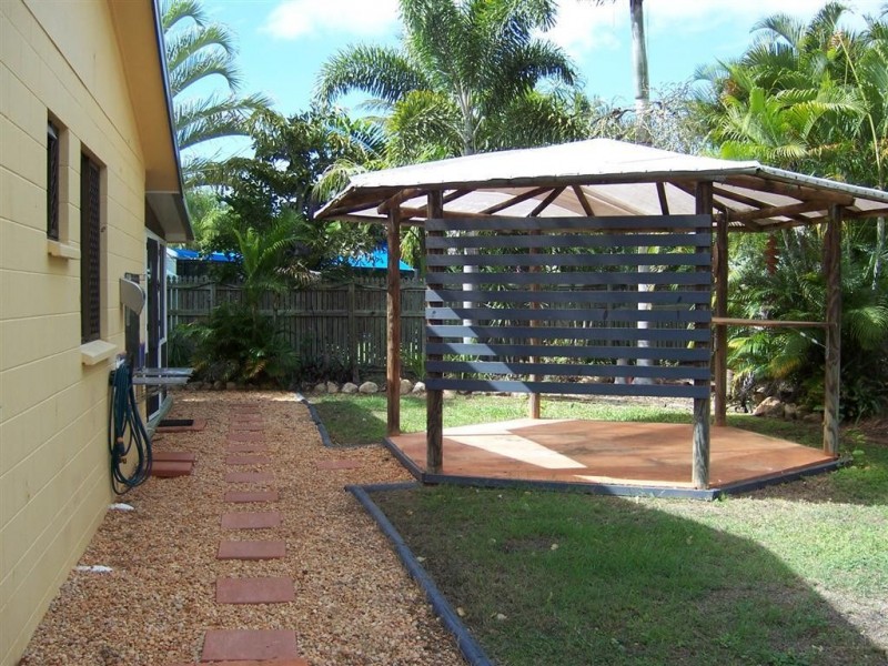 5 Sandalan Court, Bushland Beach QLD 4818