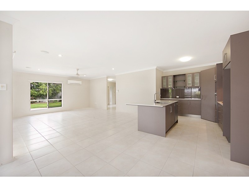 25 Petrie Way, Idalia QLD 4811