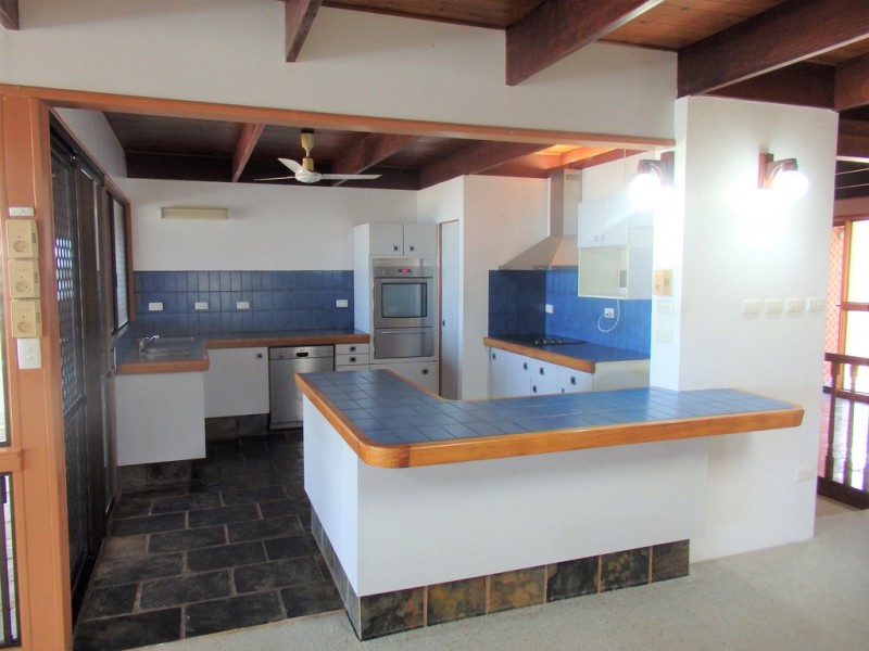 2/39 Yarrawonga Drive, Castle Hill QLD 4810