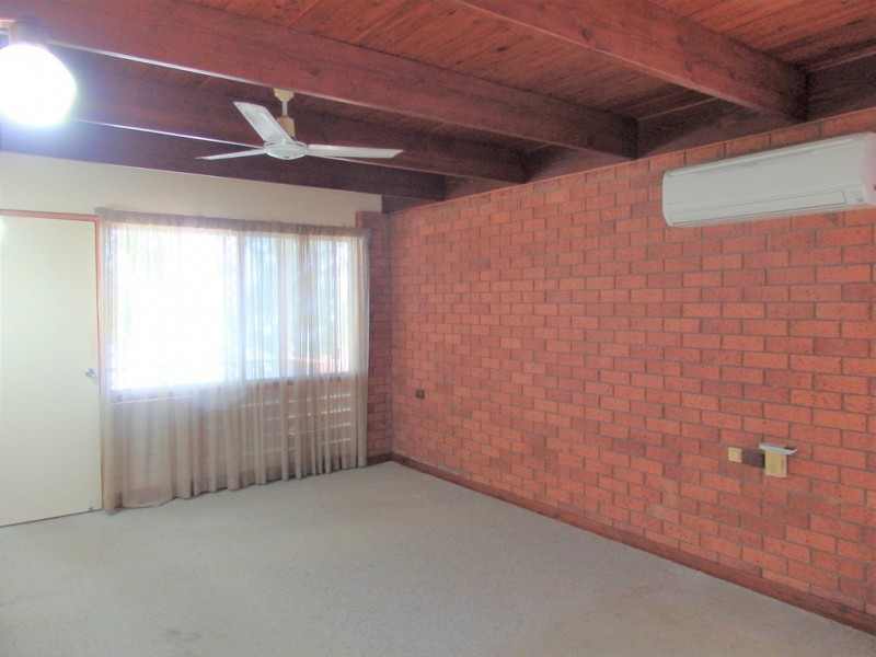 2/39 Yarrawonga Drive, Castle Hill QLD 4810