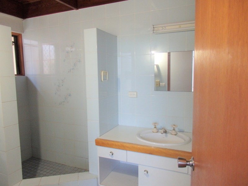 2/39 Yarrawonga Drive, Castle Hill QLD 4810