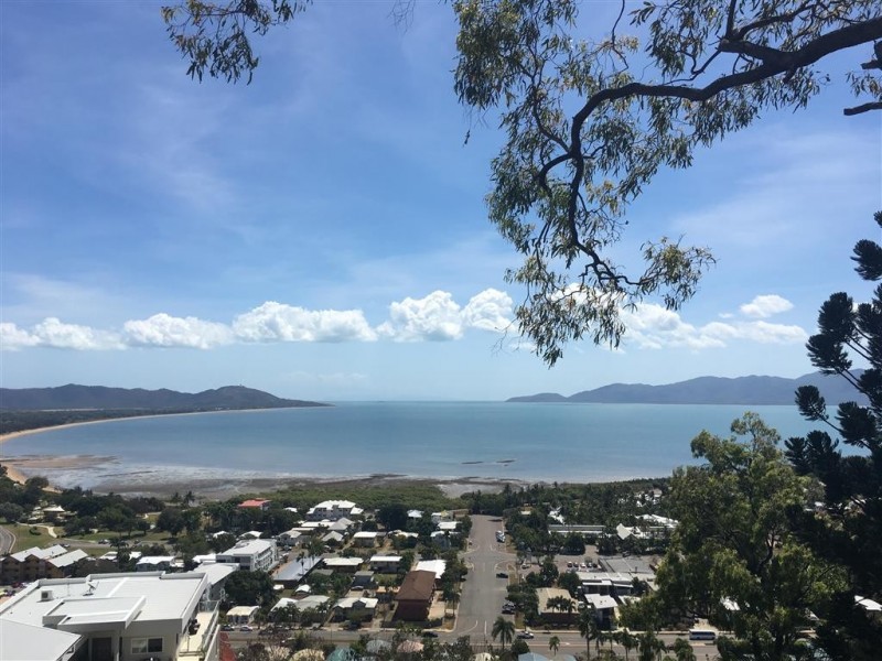 2/39 Yarrawonga Drive, Castle Hill QLD 4810