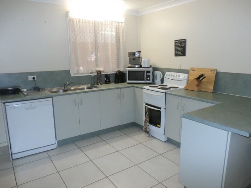 27 Silky Oak Street, Kirwan QLD 4817