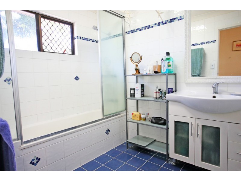 21 Whitsunday Drive, Kirwan QLD 4817