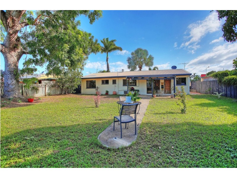21 Whitsunday Drive, Kirwan QLD 4817