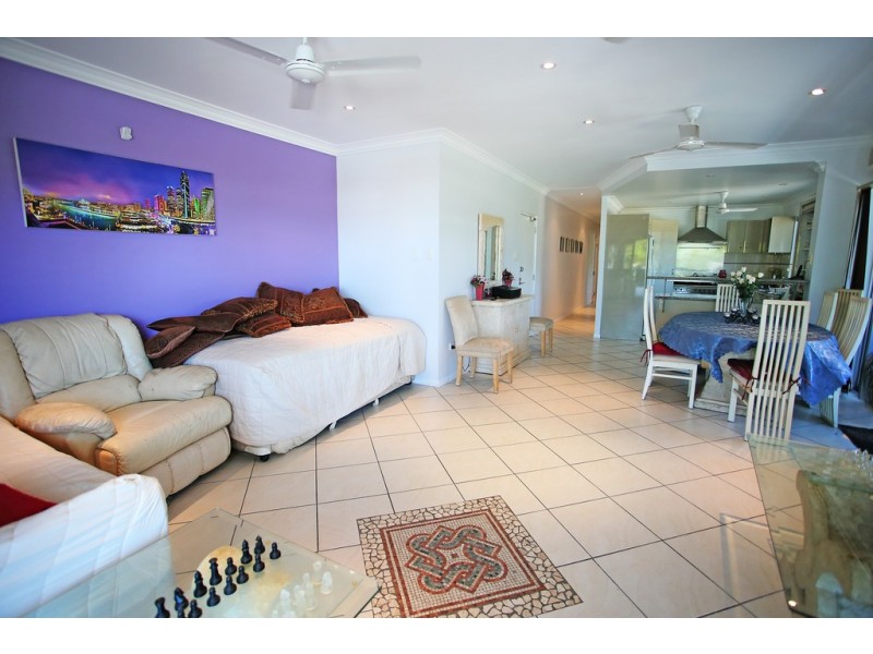 1/120 The Strand, North Ward QLD 4810