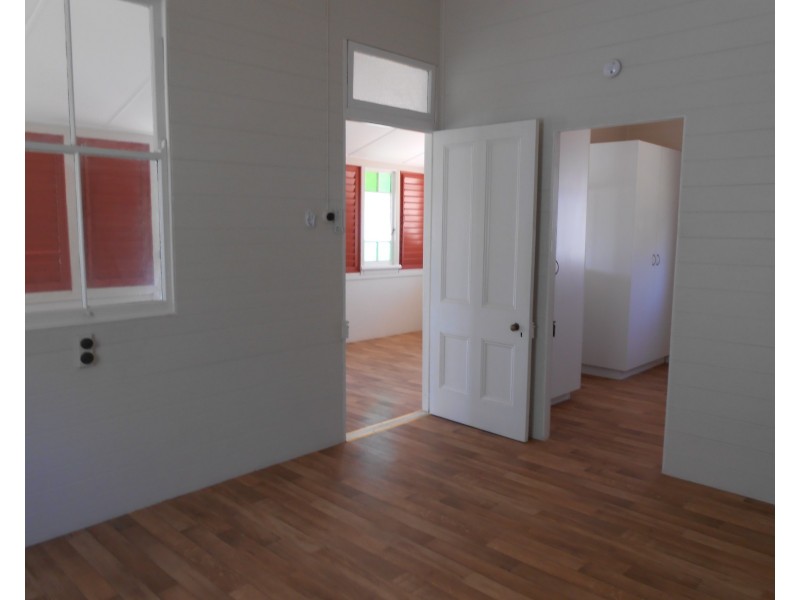 54 Queens Road, Hermit Park QLD 4812