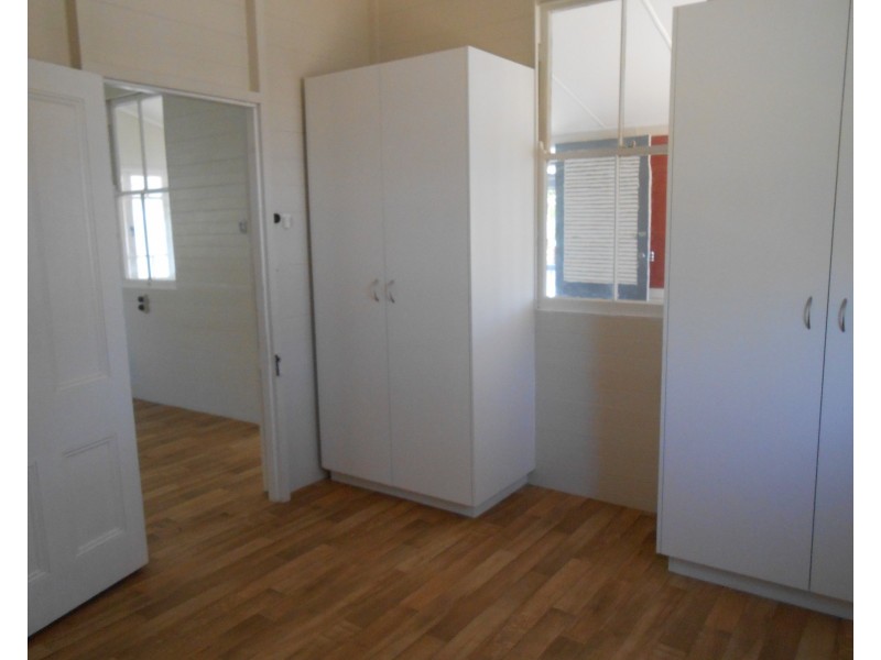 54 Queens Road, Hermit Park QLD 4812