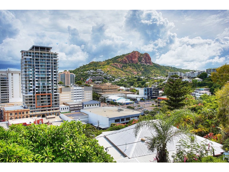 24 Willmett Street, Townsville City QLD 4810