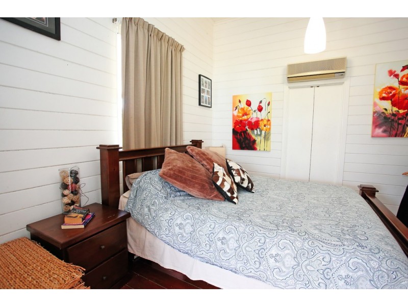 24 Willmett Street, Townsville City QLD 4810