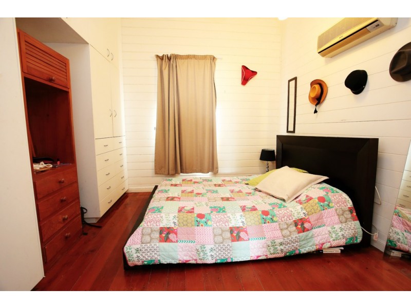 24 Willmett Street, Townsville City QLD 4810