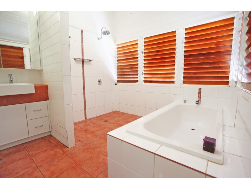 24 Willmett Street, Townsville City QLD 4810