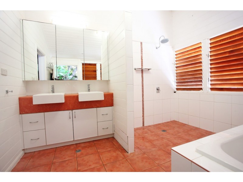 24 Willmett Street, Townsville City QLD 4810