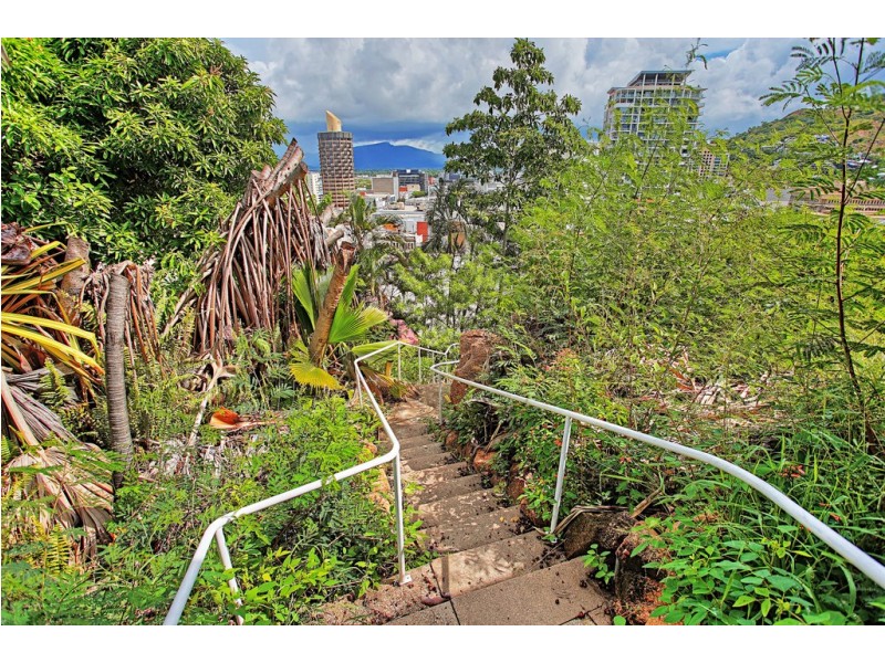 24 Willmett Street, Townsville City QLD 4810