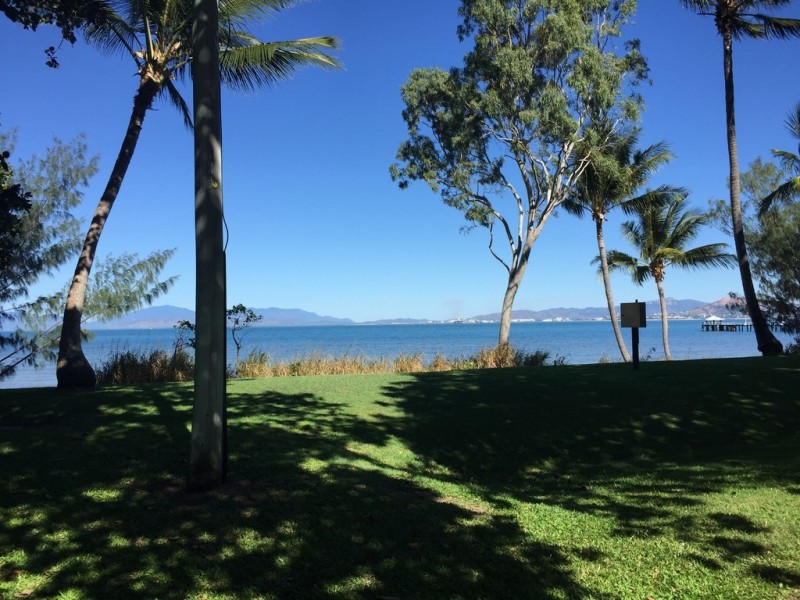 8 /11-19 Esplanade, Picnic Bay QLD 4819