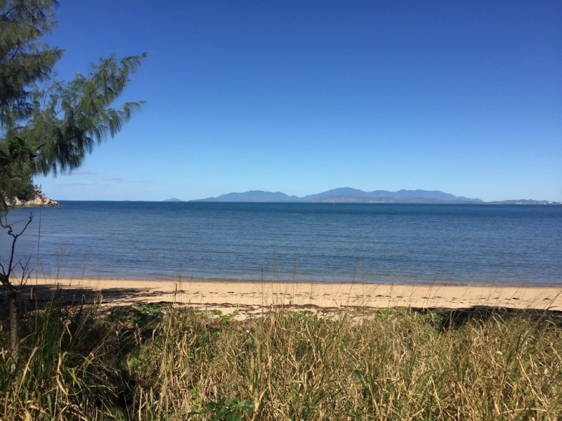 8 /11-19 Esplanade, Picnic Bay QLD 4819