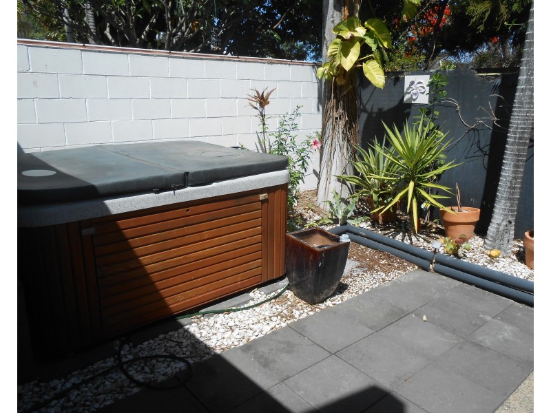 5/74 Paxton Street, North Ward QLD 4810