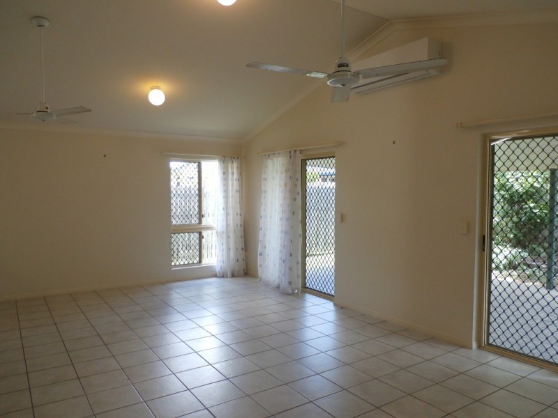 16 Scholars Place, Douglas QLD 4814